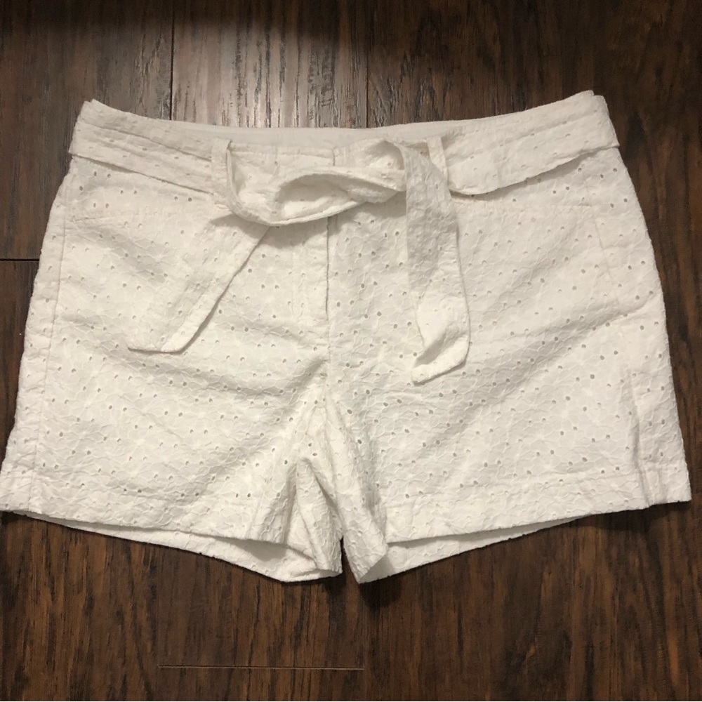White House/Black Market white eyelet size 6 shorts